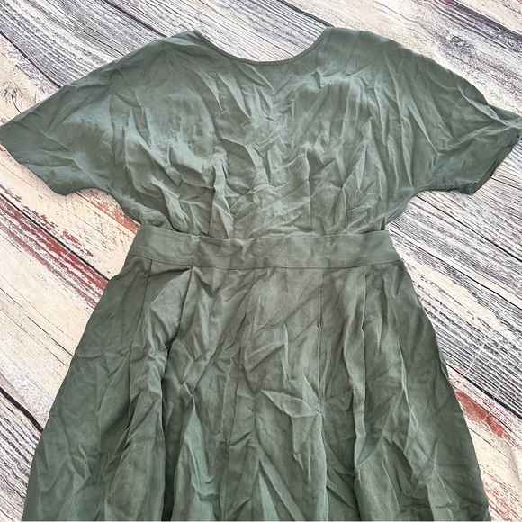VETTA The Two Piece Midi Dress in Green - Picture 11 of 11